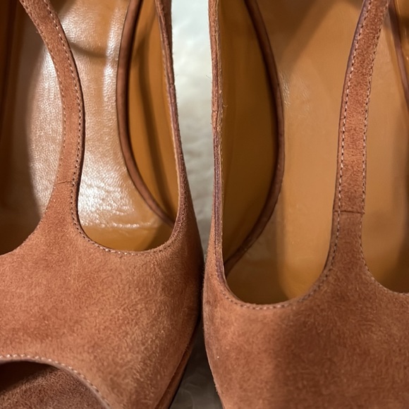 Authentic Gucci Suede T Strap Peep Toe Platform Heels Light Rust Color S… - Picture 15 of 15